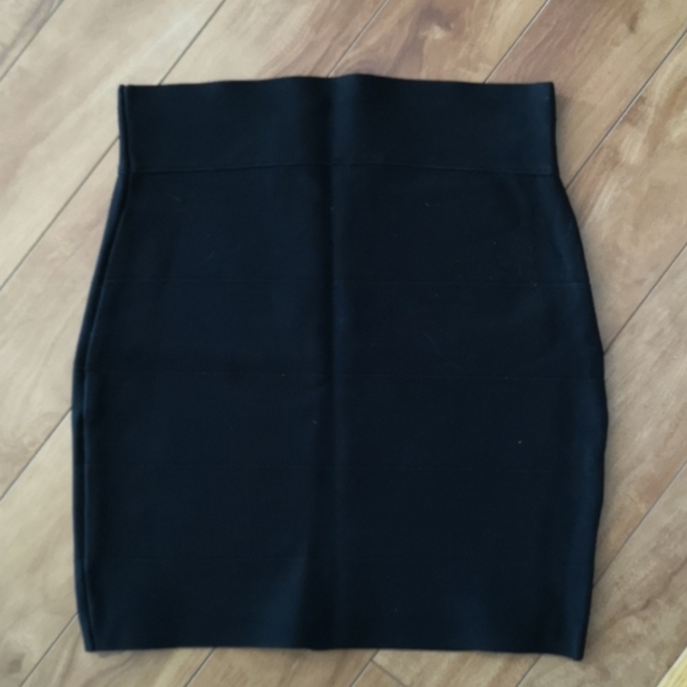 Black mini skirt 2/$50 💕